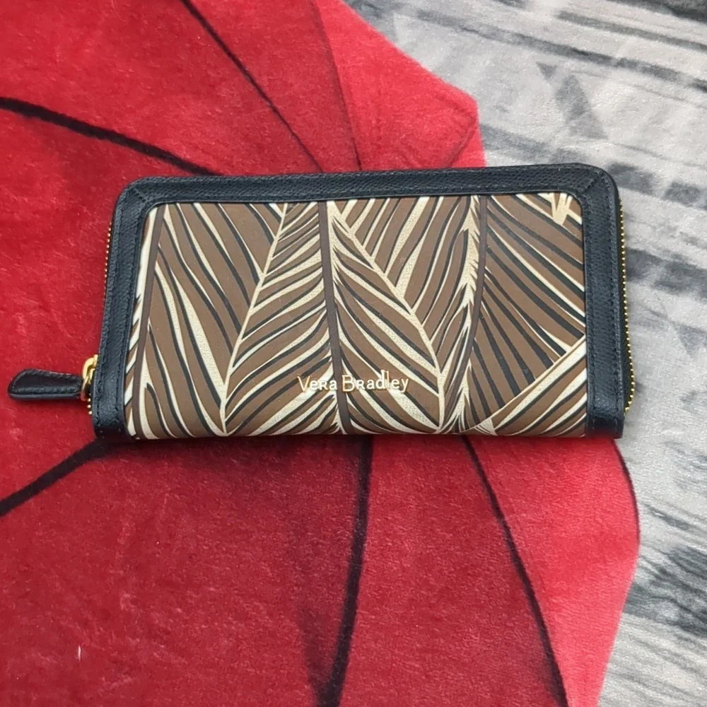 Vera Bradley Georgia banana leaf wallet